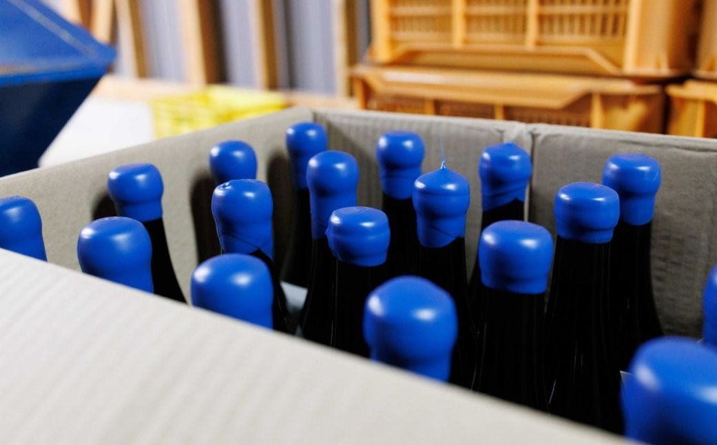 【温泉総選挙2025 絶景部門 全国1位】瀬戸内の離島の農家と漁師が作る海底貯蔵ワイン / ホテル清風館 凪ぎ会席 宿泊券(1名様)付き