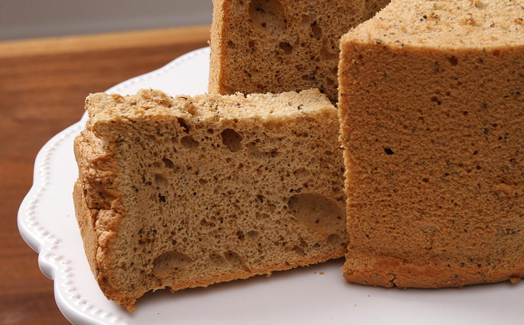 シフォンケーキ（プレーン＆有機紅茶）2種アソート（ハーフ＆ハーフ）1ホール分（各4カット）（ 1カット15g）計 120g　シフォンケーキ  紅茶  シフォン 手作り こだわり おすすめ 馬瀬 下呂市 洋菓子 ケーキ カット済み 個包装