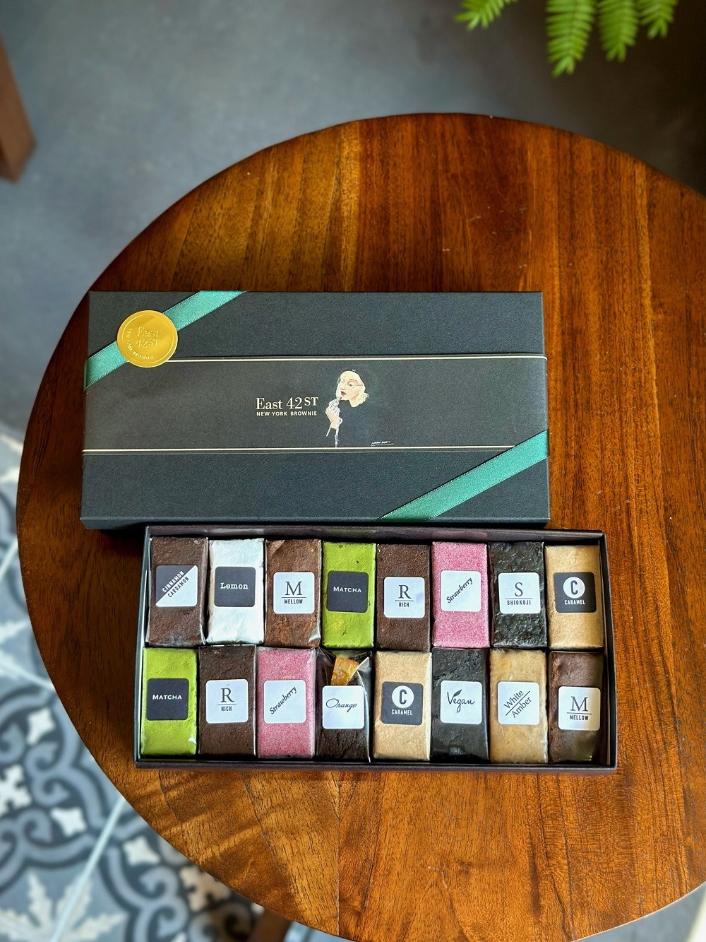 【East42st NEW YORK BROWNIE】ブラウニー16個詰め合わせBOX［ 京都 スイーツ  焼菓子 チョコレート おいしい 人気 おすすめ お取り寄せ お菓子 洋菓子 ］ 