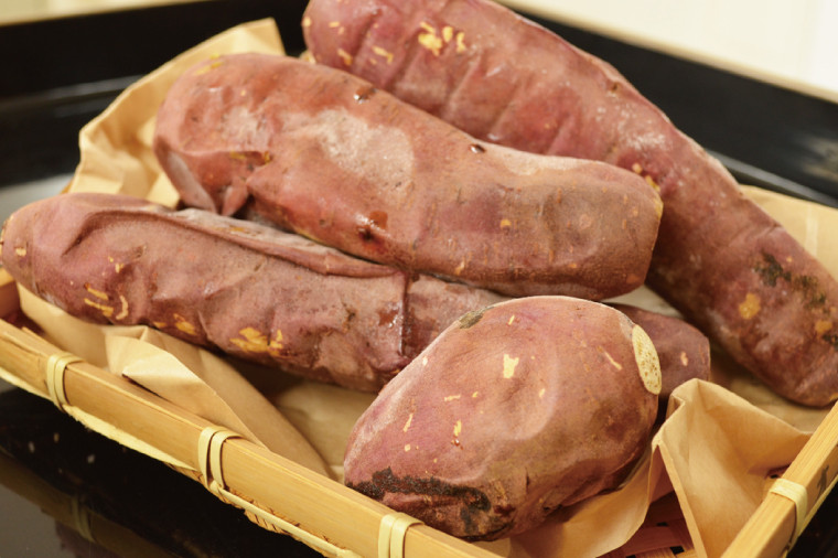 04-09 茨城県阿見町産 冷凍焼き芋（紅はるか） 紅せれぶ 1.5kg×1【やきいも 焼き芋 焼芋 芋 冷凍 冷凍焼き芋 冷凍焼芋 冷凍食品 さつまいも 紅はるか スイーツ 阿見町 茨城県】