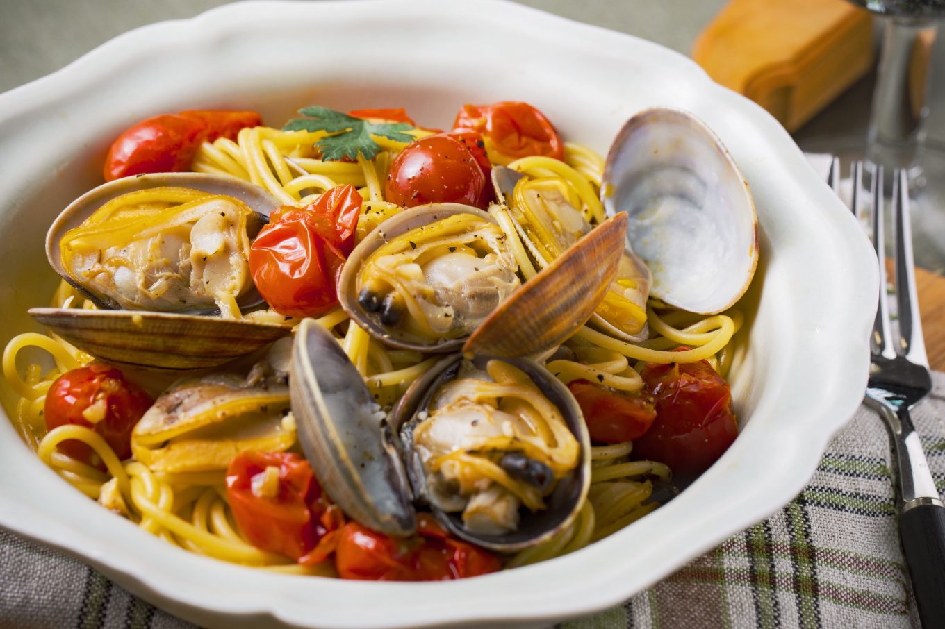 御礼！ランキング第１位獲得！北海道　道東産 アサリ中 6kg (冷凍)　約 300g ×20 袋【計約6kg】（ふるさとチョイス ふるさと納税 仕組み キャンペーン 限度額 計算 ランキング やり方 シミュレーション チョイス チョイスマイル）