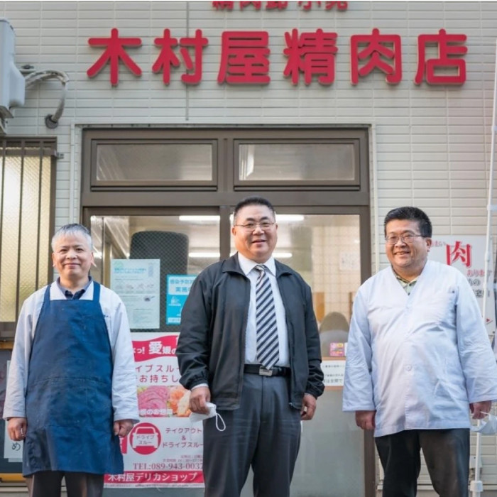牛肉【全3回定期便】 牛肉 希少な国産ブランド牛！「愛姫牛」店主におまかせ旬セット【竹】 800g（4人前）愛媛県大洲市/有限会社 木村屋精肉店 [AGCC056] 肉 おまかせ 赤身 料理 牛肉料理  肉 牛 和牛 グルメ ステーキ 焼肉 肉質 精肉店 愛媛県産 大洲市産 産地直送 愛姫牛 国産牛 ブランド肉 サシ 赤身 肉質 旨味 食事 焼き肉 ご褒美 おすすめ 人気 お取り寄せ