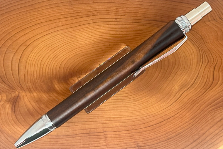 沖縄天然木の木軸ペン（ノック式タイプ）｜ペン ボールペン 木 木軸 木材 木軸ペン 特別 受注生産 職人 手作り ノック式 ギフト 贈り物 文具 文房具 筆記用具 沖縄 沖縄県 豊見城市(CL002)