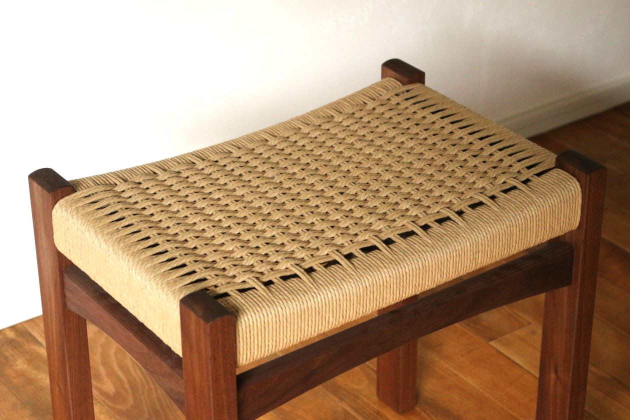 編み座面 の スツール （ ウォールナット ） | 椅子 家具 いす イス スツール くるみ クルミ 胡桃 ウォールナット ペーパーコード 無垢材 長野県 塩尻市