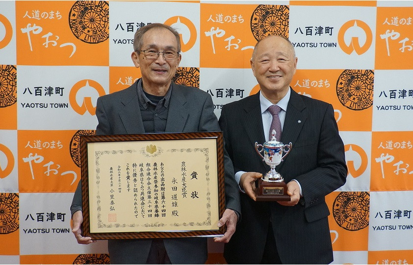 農林水産大臣賞・東海農政局長賞受賞!! 使いやすいプラ容器入り 非加熱生はちみつ 百花 蜜ろうアロマクリーム セット 詰め合わせ 純粋はちみつ みつろう (371)