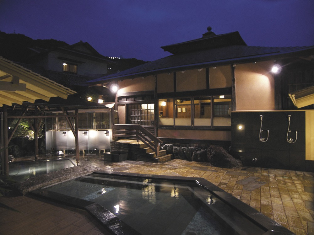 【あたみ石亭 別邸 桜岡茶寮】平休日1泊2食付 ペア 宿泊券《和室10畳+8畳》 温泉 熱海 伊豆 静岡 温泉旅行  ホテル 旅館 宿泊 宿 旅行券 温泉 観光 旅行 ホテル 旅館 チケット トラベル ふるさと納税旅行