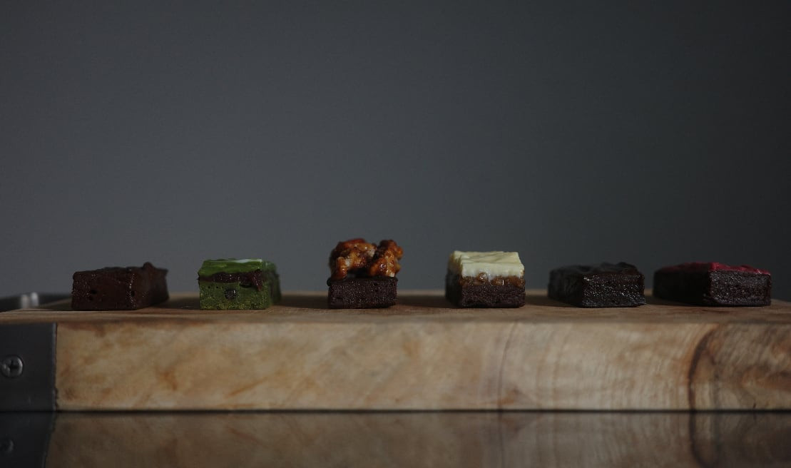 ブラウニー専門店 のブラウニー 定番 15個入り ( 6種 ) | お菓子 菓子 洋菓子 スイーツ デザート おやつ ブラウニー キャラメリゼナッツ 抹茶小豆 フランボワーズ エスプレッソ レモン プレーン 長野県 飯田市 信州