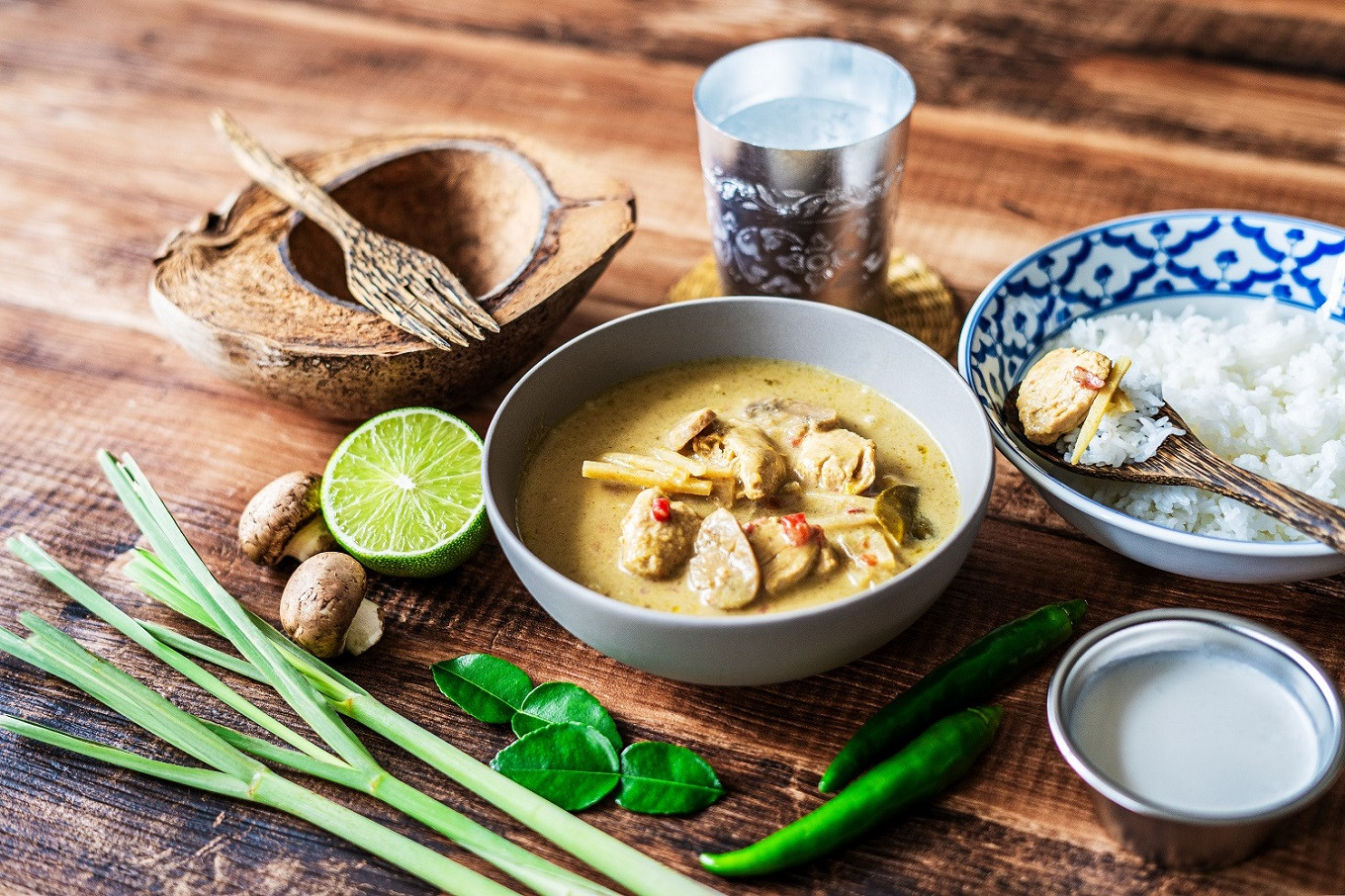 阿波尾鶏 グリーンカレー 5食 辛口 カレー タイカレー タイ料理 レトルト 阿波尾鶏 AWAODORI LAB 徳島 地鶏 あわおどり