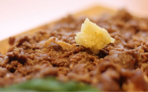 【全3回定期便】牛 神石しぐれ飯（冷凍）6個セット 牛肉 ブランド牛 A4 加工品 牛しぐれ 神石牛 ご飯 ランチ 昼食 夜食 神龍味噌 味噌 伝統 冷凍 弁当 お弁当 贅沢 グルメ お取り寄せ 惣菜 ご飯のお供 和食 おかず 自家製 レモンピール ご褒美 国産 黒毛和牛 ギフト 贈答 時短 便利 レンジ 温めるだけ 特産品 美味しい おいしい 定期便 広島県福山市/甚ごろう [BAEC025]