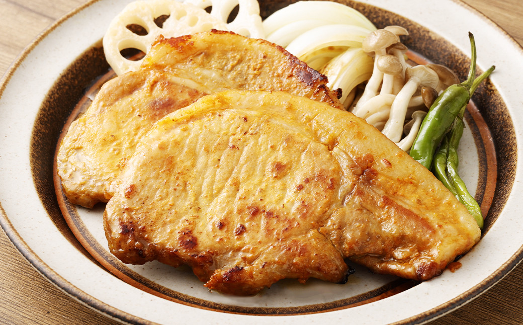 【全6回定期便】長崎県産 豚 味噌 ロース 120g×8枚 / 豚肉 豚 お肉 肉 味噌漬け 冷凍 国産 特製味噌だれ タレ おかず 定期 定期便 長崎県 長崎市