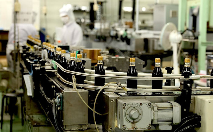 【全12回定期便】 醤油 寺岡家の国産有機丸大豆醤油蔵出し 500ml×2本 料理 広島県 広島県産 特産品 産地直送 お取り寄せ 贈り物 ギフト 贈答品 絶品 銘品 福山グルメ 杉桶仕込 蔵出し 詰合せ 有機醤油 国産 詰め合わせ 国産 丸大豆 調味料 セット 定期便 大容量 食卓 必需品 おいしい 広島県福山市/寺岡有機醸造株式会社 [BADT021]