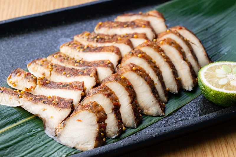 《スモークさばパストラミ》計330g (110g×3枚) スパイシーなエスニック風 [1161]