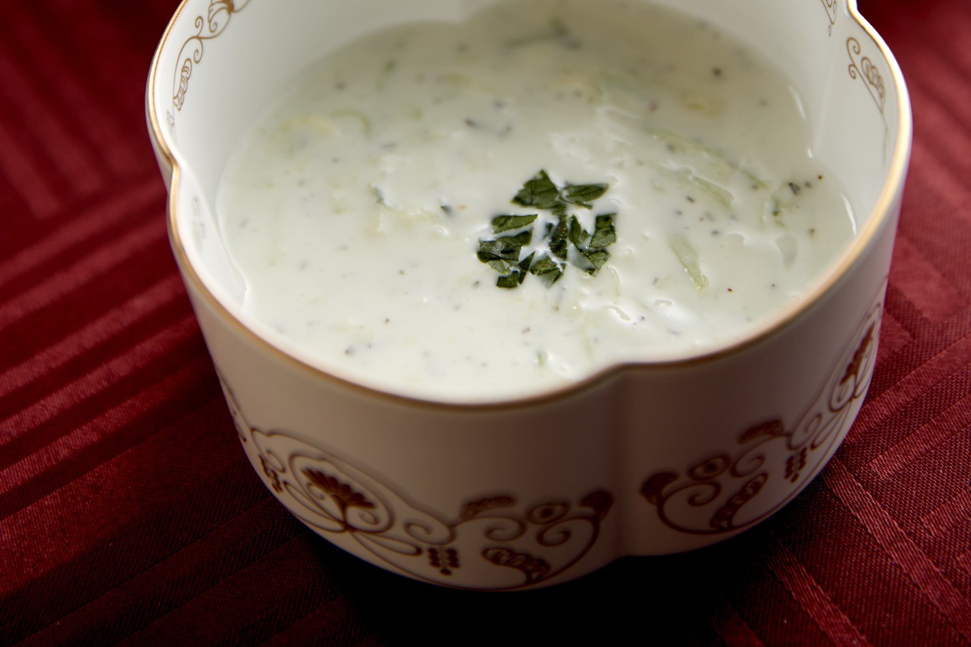 有田焼 其泉 ゆいからくさ ボウル 金 4個セット【賞美堂本店】器 うつわ 食器 皿 鉢 ボウル セット ペア 4枚 多用途 ゴールド お祝い 贈答 ギフト A100-107