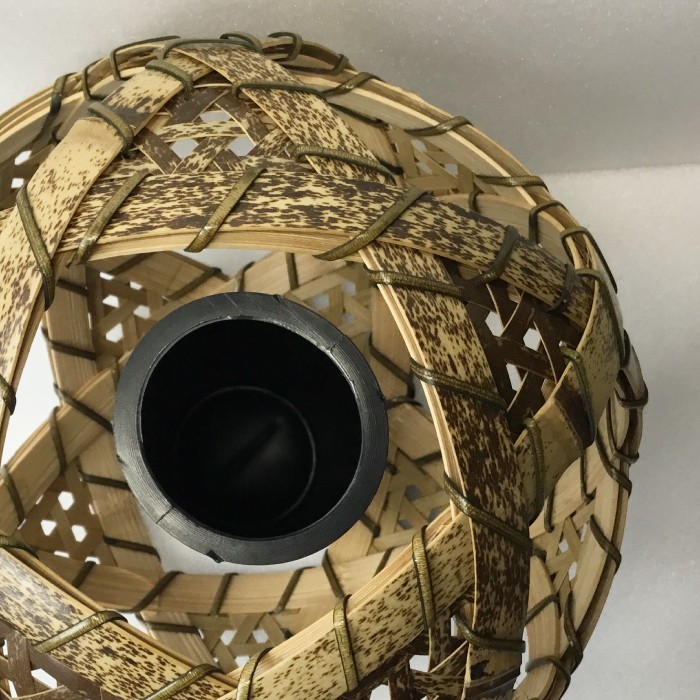 【 ハンドメイド 】 竹細工 手毬花篭 おとし付き 照明 虎竹 花篭 かご カゴ 篭 若鮎クラフト 工芸品 工芸 日用品 雑貨 インテリア バンブー 職人 手作り 上品 高級感 国産 土佐 高知県 高知 四万十市 四万十 しまんと お取り寄せ 26-82