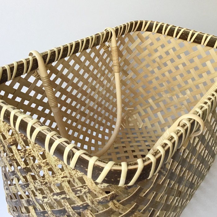 【 ハンドメイド 】 竹細工 虎竹 四ツ目 買い物篭 バッグ かご カゴ 篭 若鮎クラフト 工芸品 工芸 日用品 雑貨 インテリア バンブー 職人 手作り 上品 高級感 おしゃれ 国産 土佐 高知県 高知 四万十市 四万十 しまんと お取り寄せ 26-83