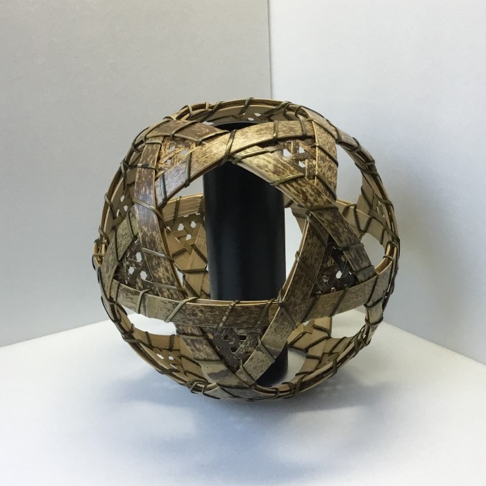 【 ハンドメイド 】 竹細工 手毬花篭 おとし付き 照明 虎竹 花篭 かご カゴ 篭 若鮎クラフト 工芸品 工芸 日用品 雑貨 インテリア バンブー 職人 手作り 上品 高級感 国産 土佐 高知県 高知 四万十市 四万十 しまんと お取り寄せ 26-82