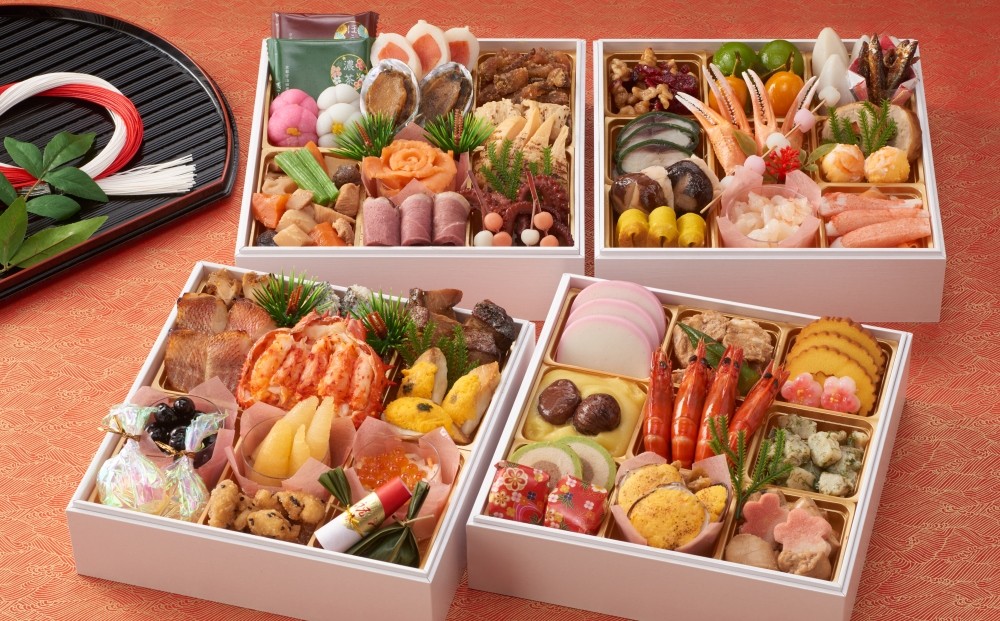 京都 和洋折衷 おせち 与段重(67品目、4~6人前)冷凍【先行予約/数量限定】12月29日か30日配送(日時指定不可)〈本物の抹茶・ほうじ茶チョコ入り、おせち、おせち料理、冷凍おせち、家族向けおせち、子どもおせち、ふるさと納税限定おせち 4段重 四段重 4人前 5人前 6人前〉 S6802