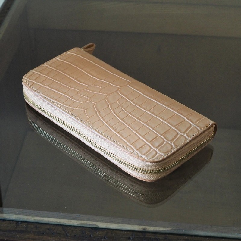 クロコダイルラウンドファスナー長財布 生成り色仕様 本革 クロコダイル ヌメ革 鰐 高級 ラウンドファスナー 財布 レザー 長財布 ワニ本革 ワニ革 手作り メンズ レディース プレゼント ギフト 贈り物 金運 風水 八幡市 京都 革工房むくり
