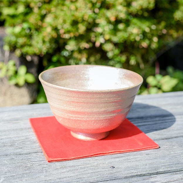 お茶碗 【金色】 茶碗 高級品 金 銀 大塩 恵旦作 伝統工芸 赤膚焼 工芸品 作品 国宝 世界遺産 薬師寺 粘土 伝統 歴史 1300年 お祝い プレゼント 奈良県 奈良市 なら 4000-001