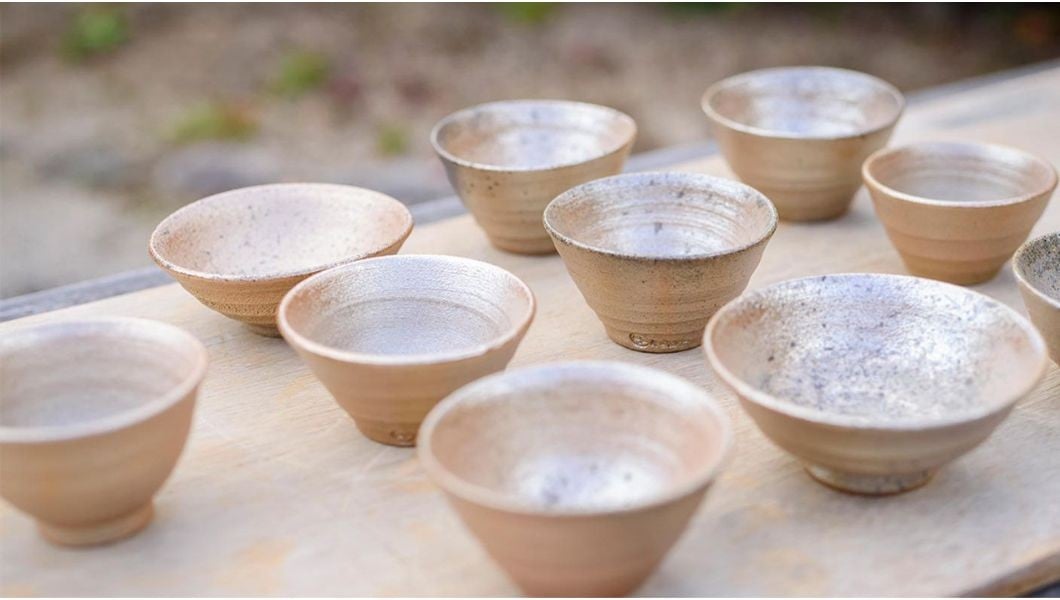 お茶碗 【金色】 茶碗 高級品 金 銀 大塩 恵旦作 伝統工芸 赤膚焼 工芸品 作品 国宝 世界遺産 薬師寺 粘土 伝統 歴史 1300年 お祝い プレゼント 奈良県 奈良市 なら 4000-001