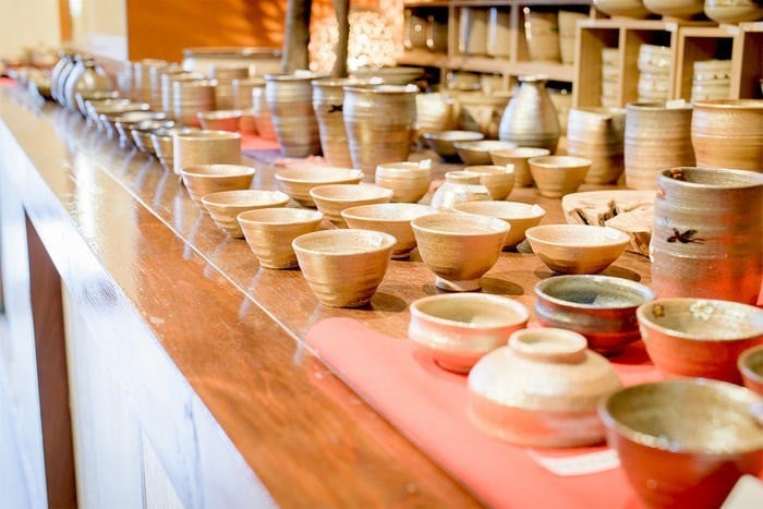 お茶碗 【金色】 茶碗 高級品 金 銀 大塩 恵旦作 伝統工芸 赤膚焼 工芸品 作品 国宝 世界遺産 薬師寺 粘土 伝統 歴史 1300年 お祝い プレゼント 奈良県 奈良市 なら 4000-001