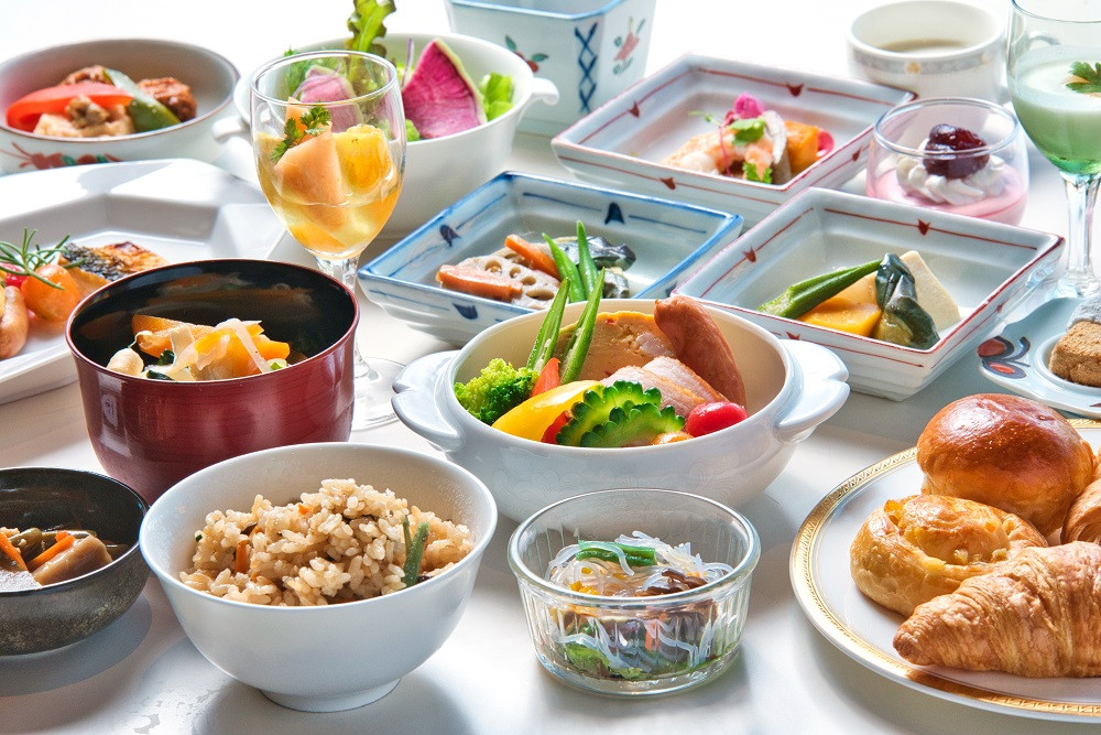 【岡山国際ホテル】平休日1泊朝食付 ペア宿泊券《スタンダードツイン》