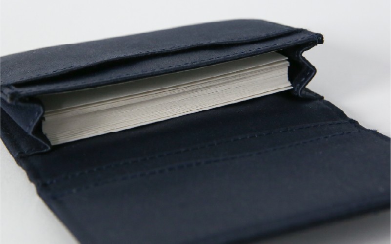 レザー調生地　名刺入れカードケース　日本製（ネイビー）