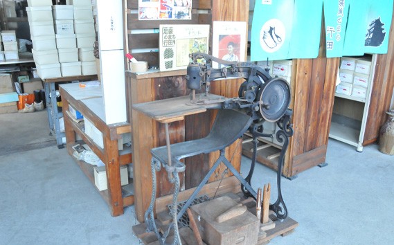 兎と蛙（白）（男女兼用：27.0cm） ／  たび タビ 創作足袋 ファッション 和小物 埼玉県 特産品 No.408-01