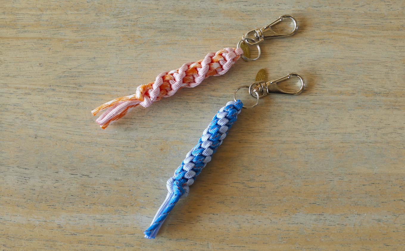 【編み方と色が選べる!】 パラコードキーホルダー 1個 【 ハンドメイド キャンプ用品 アウトドア ミリタリー 防災 プレゼント ギフト 】 RT3097