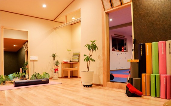 （初回限定）不良姿勢と動きを改善し痛みや不調を改善するコアコンディショニング体験レッスン60分【姿勢改善サロン CORE PLUS+】 [No.153] ／ 姿勢改善 体験レッスン コアコンディショニング 痛み改善 動き改善 セルフケア 運動不足解消 スポーツ向け 健康サロン 予防運動 医療現場採用 介護向け運動 柔軟性向上 運動初心者 埼玉県