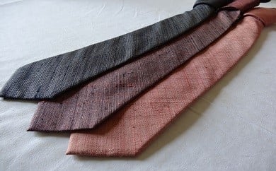 手織り 絹ネクタイ 黒