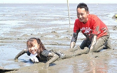 A-8 干潟で泥んこ体験（ペアチケット） 215514 - 佐賀県鹿島市
