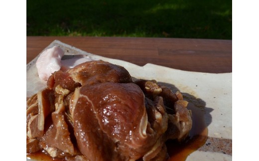柔らかな北海道産豚肩ロース肉を、素材にこだわったタレに漬け込みました。