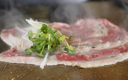 温菜：黒田庄和牛薄切りロースのしゃぶしゃぶ風ステーキ・・・薄切りにしたロース肉を鉄板で焼き、野菜を巻いて召し上がって頂きます♪
