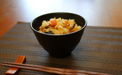 洗ったお米に混ぜて炊くだけの「竹の子炊き込みご飯の素
」