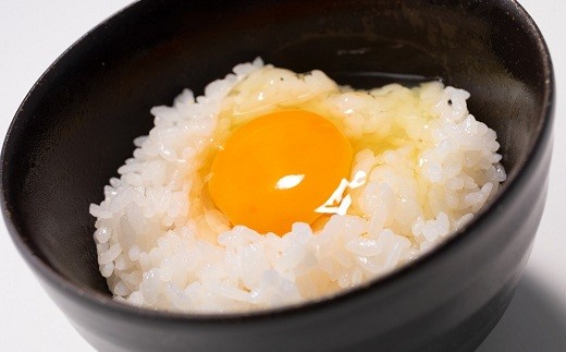 みずほファームのこだわり卵を味わうなら「卵かけごはん」で。たまごかけ醤油でご賞味ください。