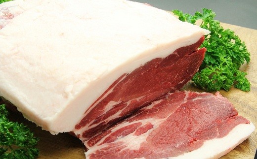 京丹波の豊かな山の恵みを食べて育った猪肉は、脂がのっています。