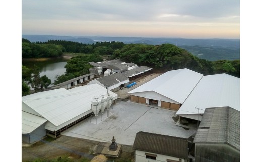 弥川畜産牛舎外観