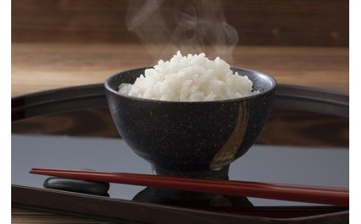 炊き立てのご飯、たまりません！
唐津の自慢のお米を、ぜひ食べ比べてみてください♪
