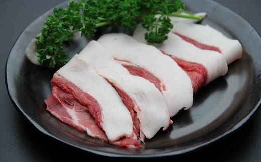 秋から冬にかけて獲れる猪肉（ぼたん）は脂が最高にのって、1年で最もおいしく、まさに旬。