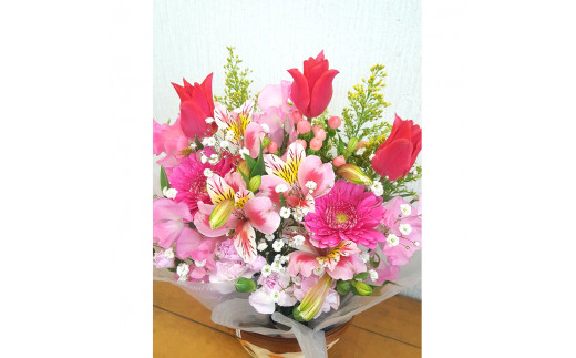  【指定日必須】 お花たっぷり 季節のフラワーアレンジメント 生花 