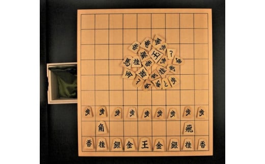 06Q8004　将棋駒と将棋盤のセット(彫り駒・2寸盤)