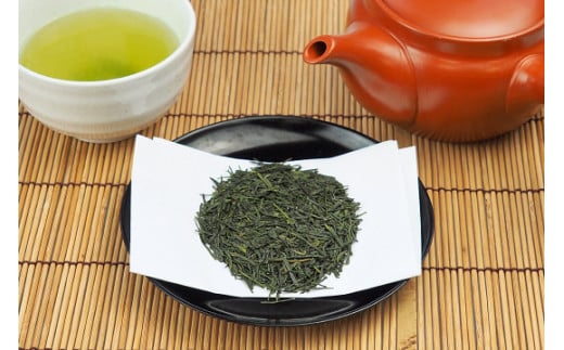 種子島茶は、早春を想わせようなスッキリとした上品な香りと、甘くまろやかな味わいが特徴です。