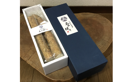 大阪自然薯「土の輝き」紫紺の箱入り（600ｇ）（020_5002） 754070 - 大阪府熊取町