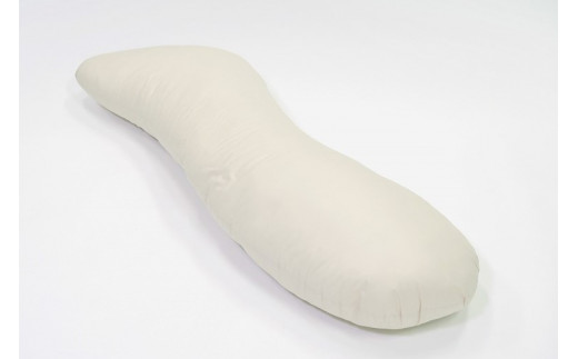 まくらに抱きつくように横向きで寝ることで体圧を分散します。日本製の「抱き枕」