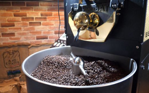 コーヒー豆の焙煎風景