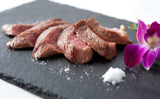 佐賀牛のヒレ（ヘレ・フィレ）は脂肪が少なく赤身の味がとても濃いお肉