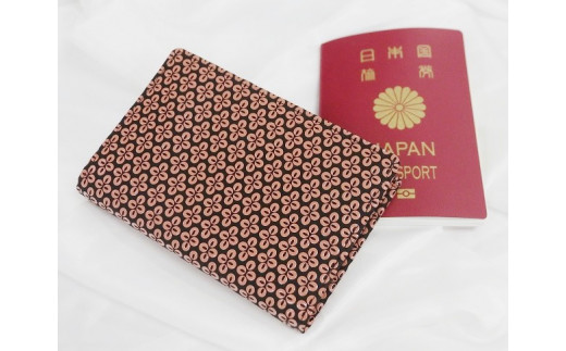 甲州市×印傳屋パスポートケース（黒革×ピンク漆）D5-1202