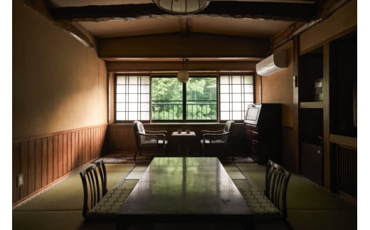 【客室】昔の田舎家をイメージした純和風の空間になっています。