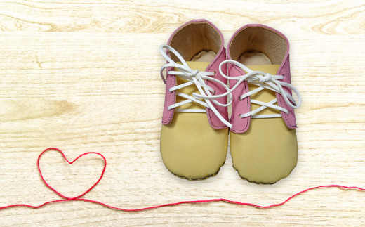縫い糸・靴紐は茶1色となります。